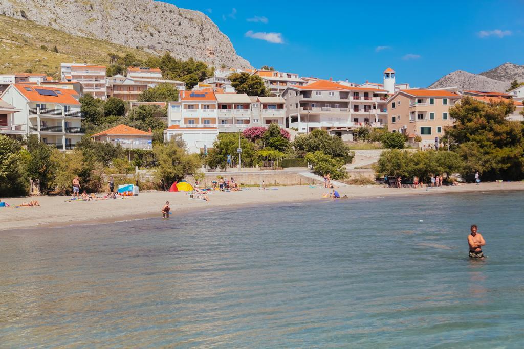 Apartments Sea View Omis Bagian luar foto